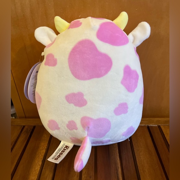 🟣NWT HTF 8" Evangelica Cow Valentines Day Squishmallow heart kiss Hershey - Picture 3 of 4
